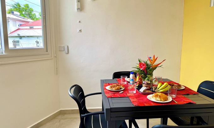 Port-Louis House | Comfort, sea & accessibility. PMR house, 3 min from Anse du Souffleur