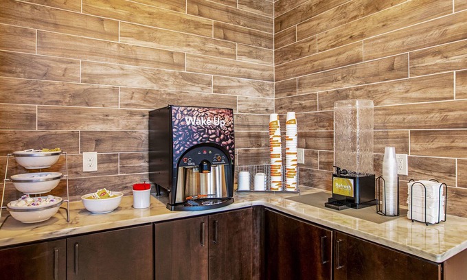 Fishkill Hotel | Comfort Suites Fishkill near Interstate 84