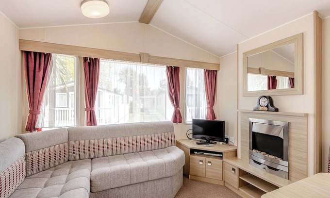 Westmarsh House | Comfortable 10ft wide caravan with one double and one twin.