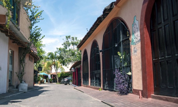 Zihuatanejo Apartment | Comfortable 3-bedroom apartment just a few steps from the beach