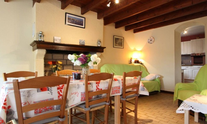 Fontenay-sur-Mer Cottage | Comfortable 3-bedroom house near Utah-Beach, pets welcome