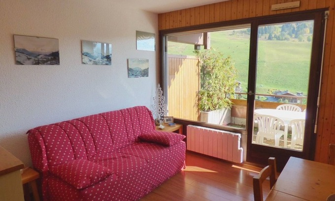 Le Grand-Bornand Apartment | Comfortable 40m² apartment for 6 near ski slopes, large terrace