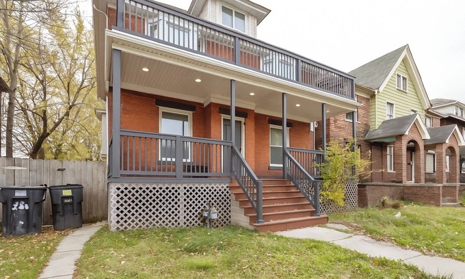 Detroit House | Comfortable 6BR Getaway WiFi A/C Pet-Friendly