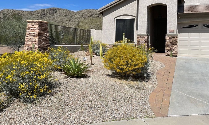 Foothills Reserve House | Comfortable Ahwatukee Foothills home walking distance to South Mountain trails