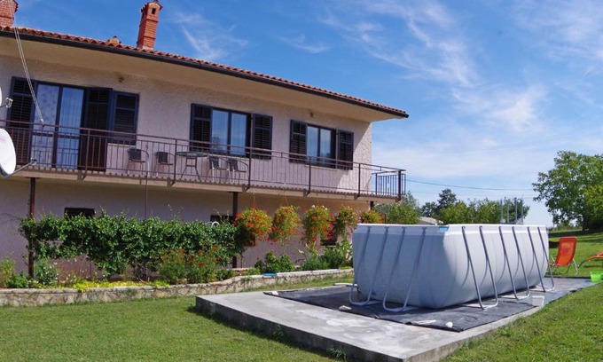 Sajini Apartment | Comfortable and quiet apartment in Istria with privacy