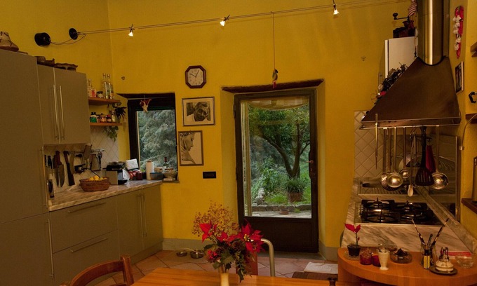 Calci Apartment | Comfortable apartment in an ancient Tuscan country house with terrace and garden