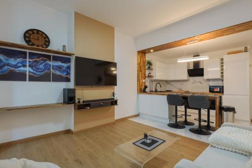 Notre-Dame du Mont Apartment | Comfortable apartment on Cours Julien