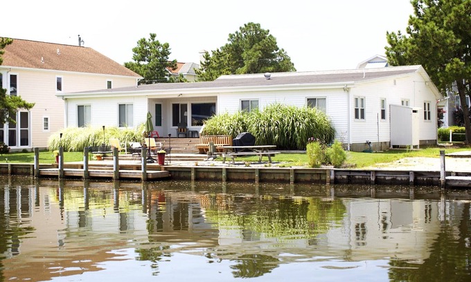 South Bethany Harbor House | Comfortable Beach House with Canal and Close Proximity to the Beach