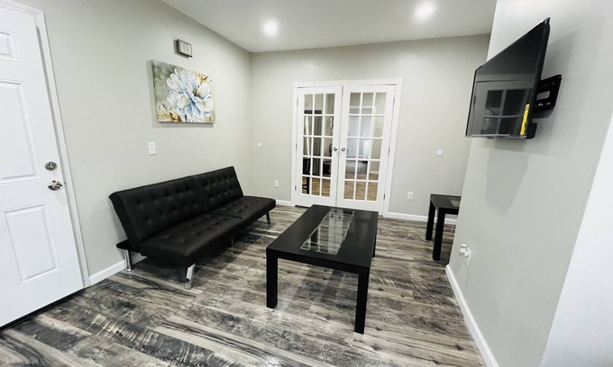 Irvington Apartment | Comfortable Clean Apartment close to all major highways, food and entertainment