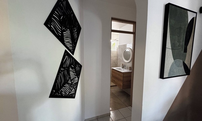 Circuit 1C1 House | Comfortable family home between waterfalls and heavenly beaches