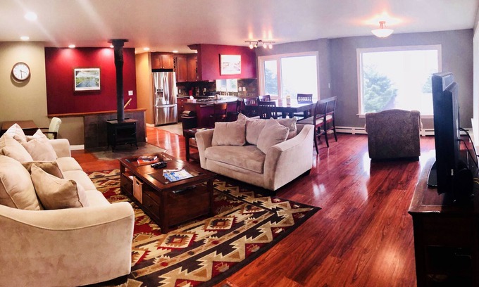 Kodiak House | Comfortable Living on a Rugged Island