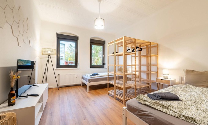 Dresden Apartment | "Comfortable Monteurwohnung in Dresden-Klotzsche: Your Home Away From Home!"