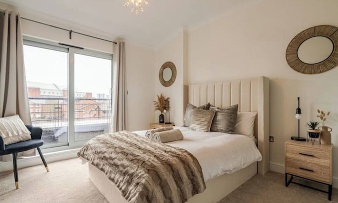 Birmingham City Centre Apartment | Comfortable penthouse in the center - Free parking and balcony