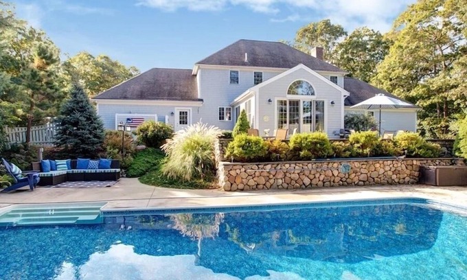 Sandwich House | Comfortable Sandwich Home with Pool RPAM014