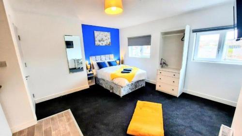 Forest Fields House | Comfortable Stay - Burford Rd