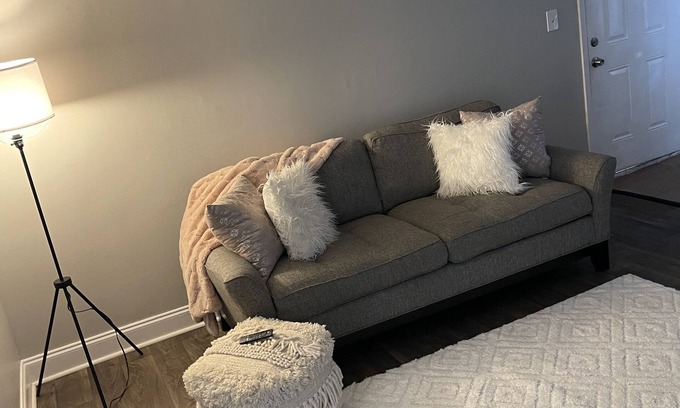 Atlanta Apartment | COMFY 2 BED ROOM SPACE W/OUT DOOR POOL
