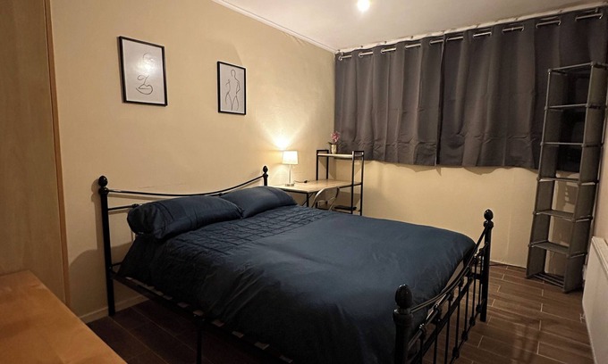 Roehampton House | Comfy 5 Bedroom Home close to Richmond