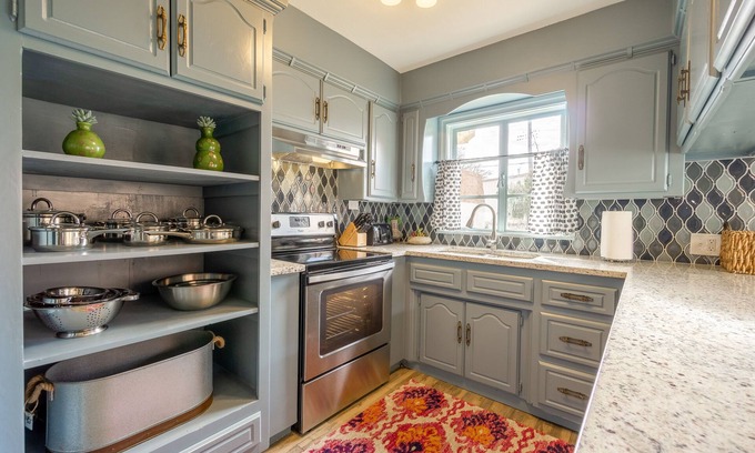 Central Oklahoma City House | Comfy Colonial - up to 15 ppl, 5 mins to Plaza District or State Fair