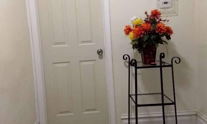 Harrisburg - Hershey Apartment | Comfy Compact Furnished Guest Room w Private Bath 10 minutes to Capitol