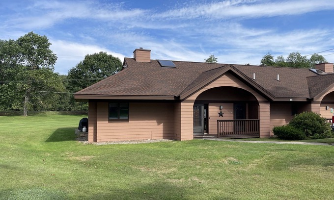 Woodstock Condo | Comfy Condo nestled in the White Mountains of NH (6 adults max)