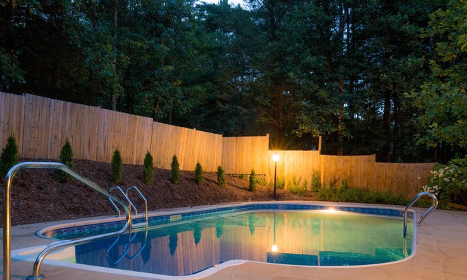 Fairview House | Comfy | Private | Hot Tub | Mountain Oasis | Ultimate TV package