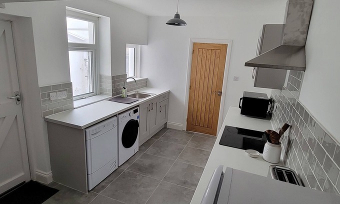 Treforest House | Comfy room in HMO