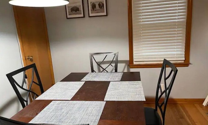 Lincoln House | Comfy stay, safe neighborhood, great location