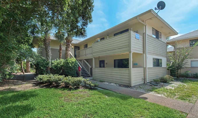 Miramar Beach Cottage | Comm Pool-Short Walk 2 Beach