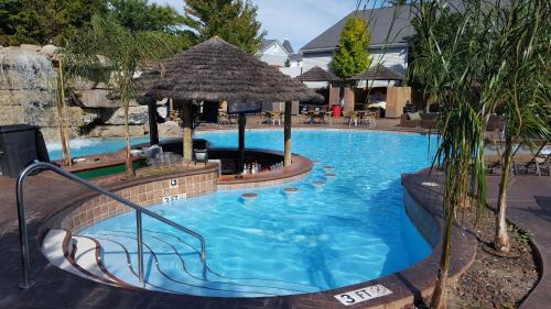 Put-in-Bay Hotel | Commodore Resort