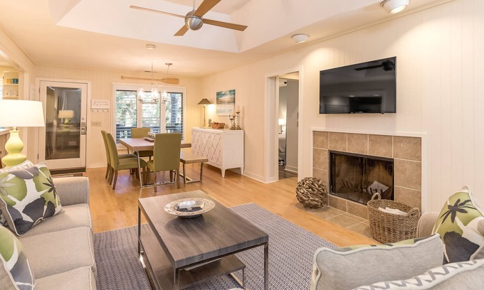West Beach Cottage | Community pool/dock, EV friendly