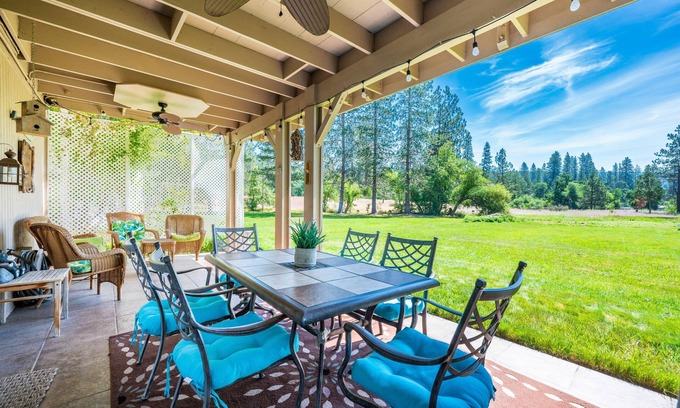 Bass Lake House | Community pool/hot tub, lake views, gas grill, fully equipped kitchen, streaming