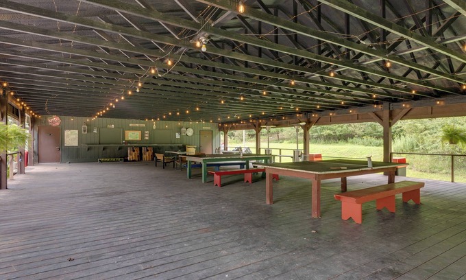 Hillsgrove Cottage | Community Rec Center: Outdoor Haven in Hillsgrove!