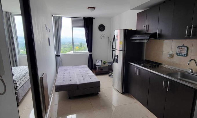 Armenia Apartment | Comodo Apartaestudio amoblado con parqueadero de carro al Norte via a Salento.