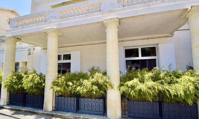Pontaillac Apartment | COMPLETE ACCOMMODATION IN A PRIVATE RESIDENCE BY THE BEACH