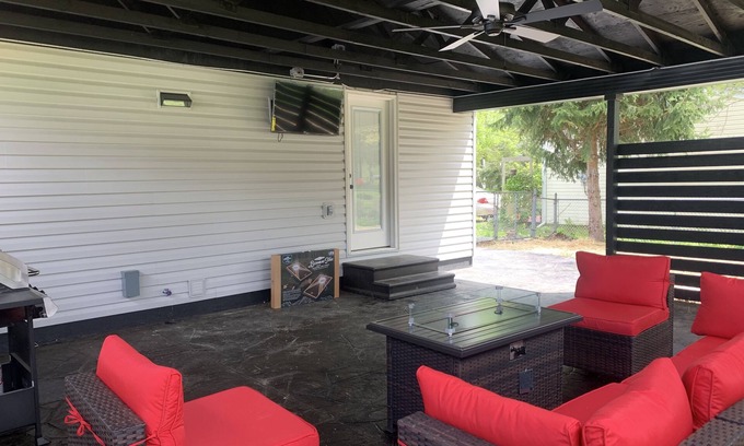 Gambier House | Completely Remodeled Home directly behind the Kenyon Sports Center