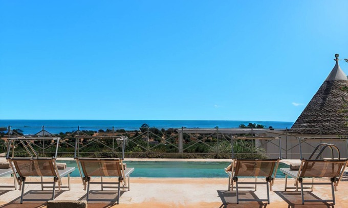 Monopoli Villa | Complex of trulli with private pool overlooking the sea
