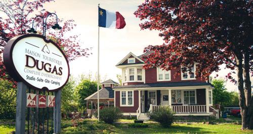 Caraquet House | Complexe d'hébergement la Maison touristique Dugas