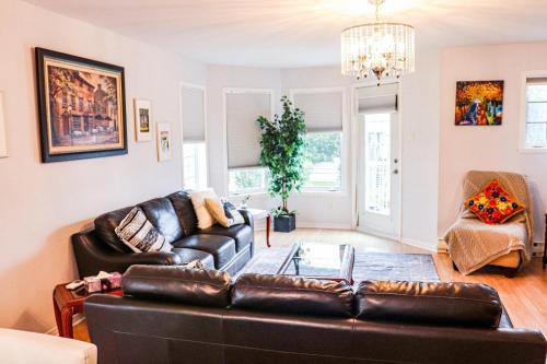 Brossard Apartment | Condo de charme familial
