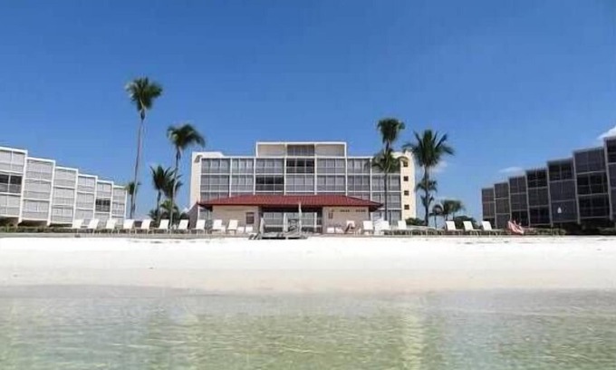 Bonita Springs Condo | Condo directly on beach!