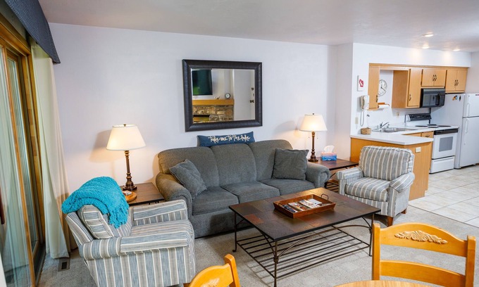 Fish Creek Condo | Condo near Top of the Hill Shops in Fish Creek w/pool and hot tub!