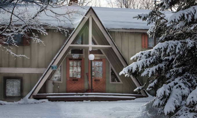 Bessemer Apartment | Condo-Style Vacation Home Walking Distance To Ski Hill