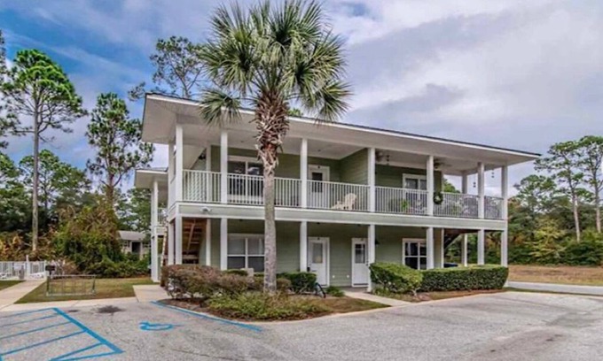 Gulf Shores Condo | Condo w/pool near white sandy beaches, shops, restaurants, golf courses