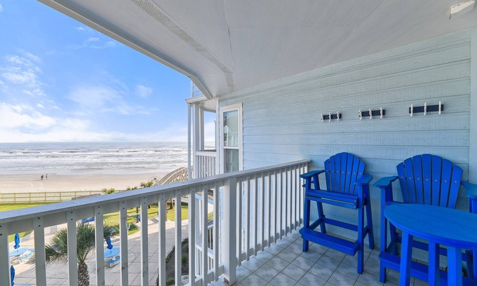 Galveston Condo | Condo with breathtaking coastal views, relaxation, and adventure all in one place