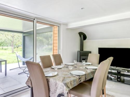 Jumieges Other | Confortable Appartement 3 Chambres avec Poêle à Bois - API-1-52-639