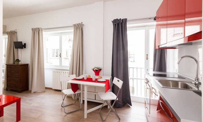 Quartiere XV Della Vittoria Apartment | Confortevole appartamento in uno dei più prestigiosi quartieri di Roma