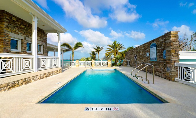 Little Torch Key House | Connecting 2 Bed/2.5 Bath Luxry Townhomes w/Seperate Entrances - Can Sleep 12