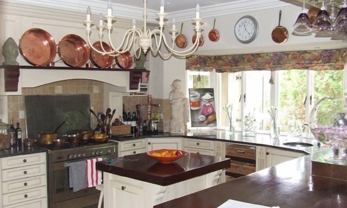 Constantia House | Constantia 5 bedroomed villa in tranquil setting