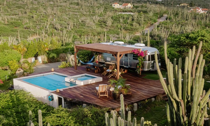 Matividiri House | Contemporary Airstream With Private Pool & Stunning Ocean And Nature Views
