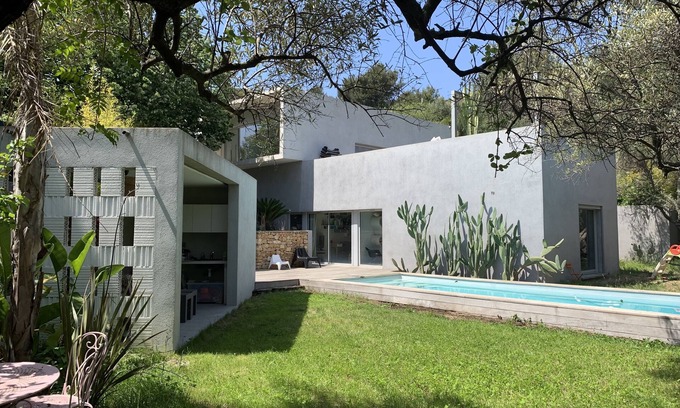 Ollioules House | Contemporary architect house with swimming pool less than 5kms from the beach