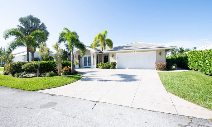 Singer Island House | Contemporary Canal-Front Home with Private Pool & Spa, Free WiFi & Private W/D